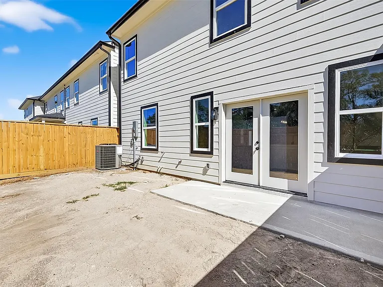 12315 New Jordan Ln — Photo 41