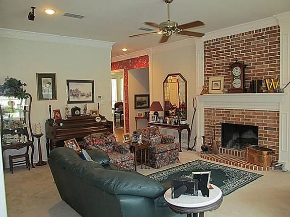 3rd image of 6307 Millwood Ct