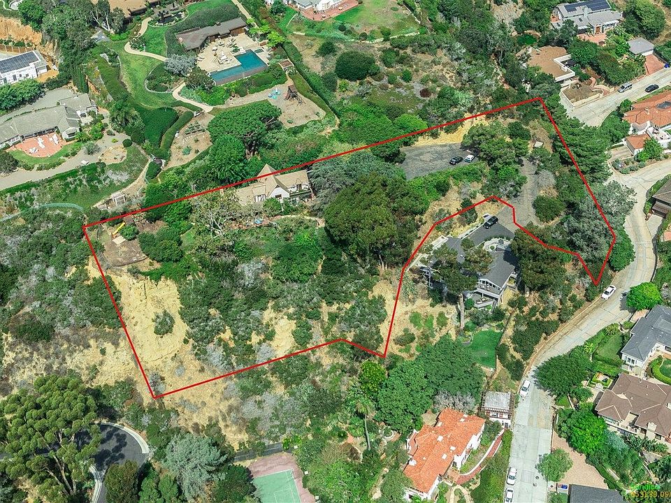 1st image of 414 La Crescentia Dr