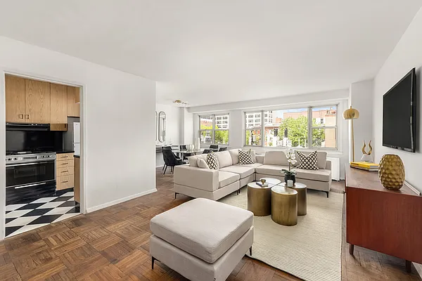 Sold by Sotheby's International Realty | media 3