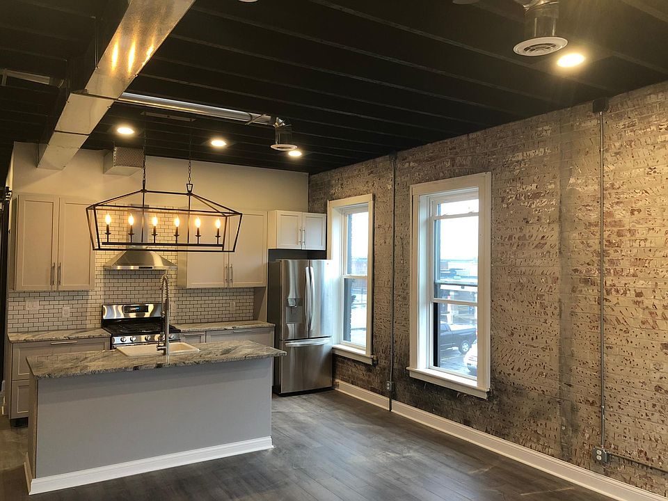 Kitchen/living room open floor plan