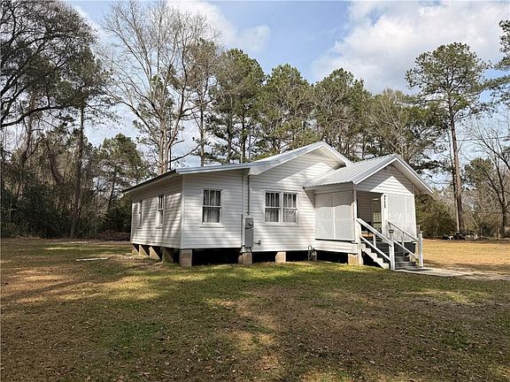 5th image of 3831 Graham Ln