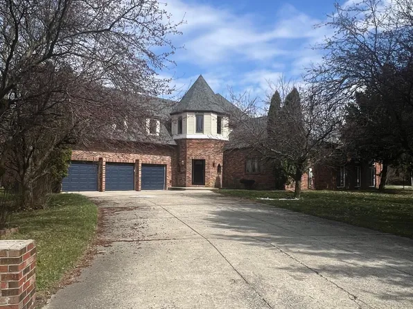 10885 Green Pl, Winfield, IN 46307