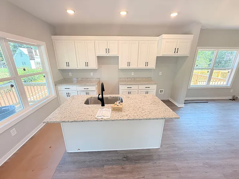 785 Whitehall Rd — Photo 5