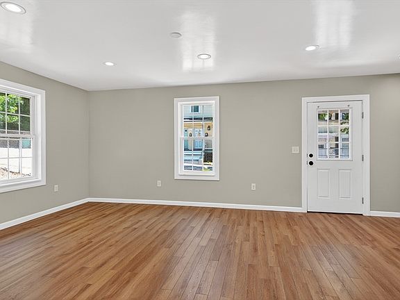 4th image of 14 Highland Ave