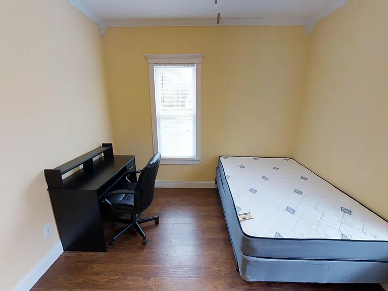 1126 E Colvin St — Photo 8