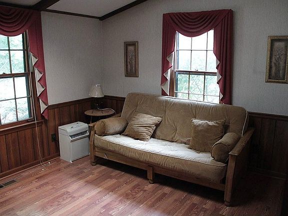 3rd image of 3955 White Oak Ln
