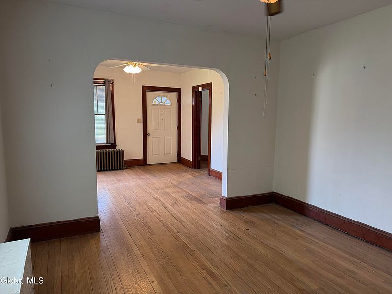 3rd image of 48 Brookview Avenue