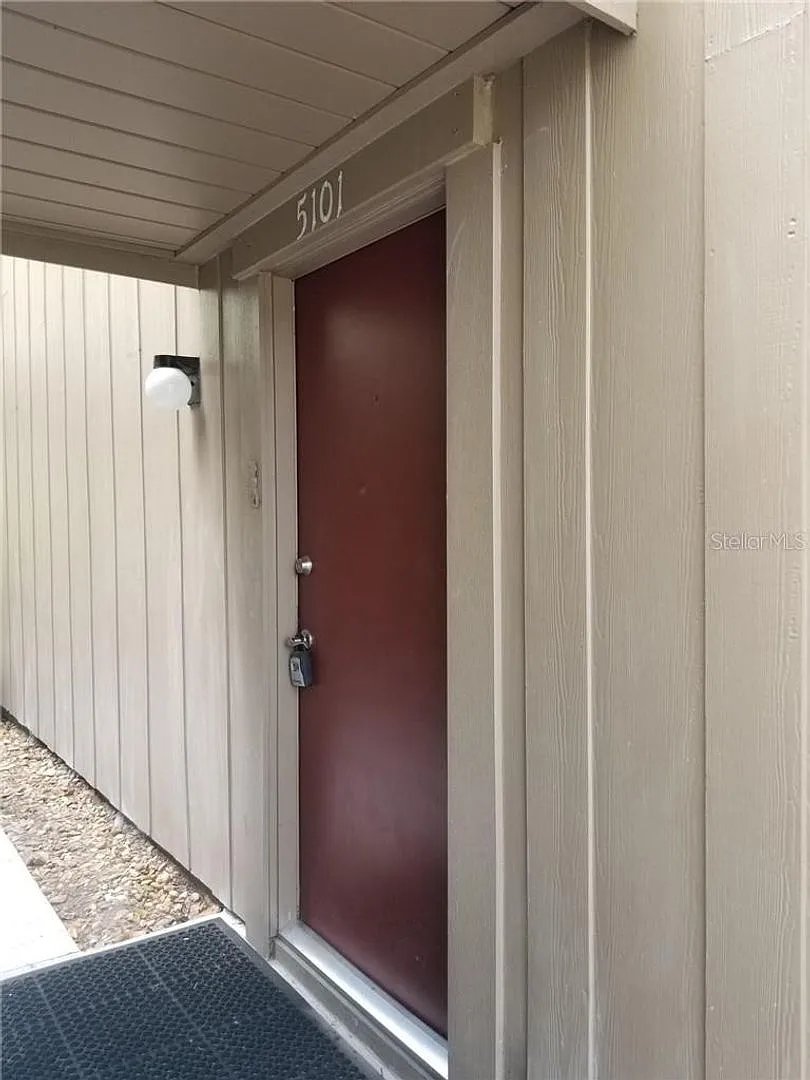 1 Bedroom, 1 1/2 Bath Loft condo at 5101 Eaglesmere Drive, Unit B03, Orlando, FL 32819 — Photo 2