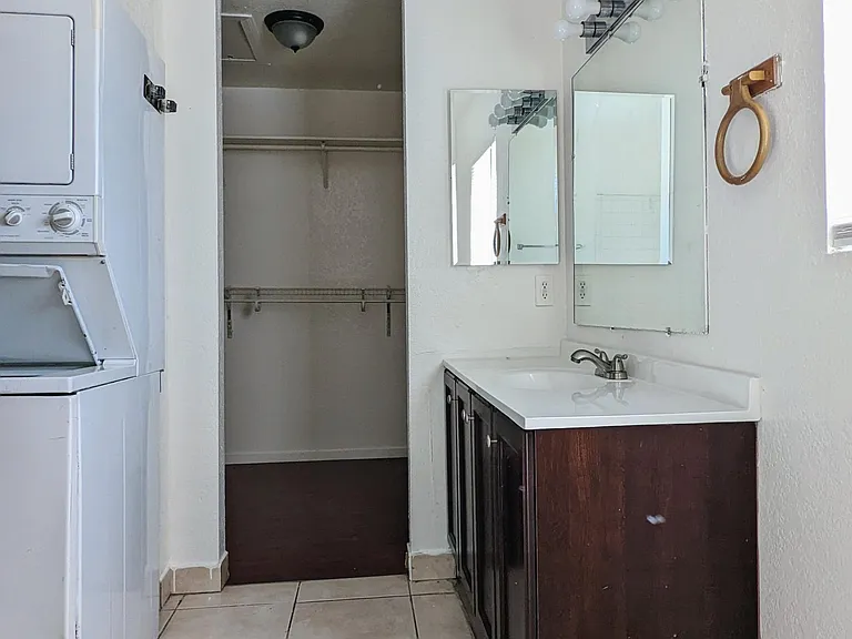 455 Sellers Pl — Photo 10