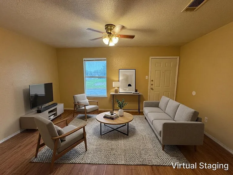 1603 Cedarhill Dr — Photo 4