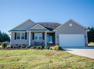 107 Tranquility Ln, Harmony, NC 28634