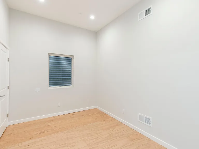 757 N Uber St #2 — Photo 10