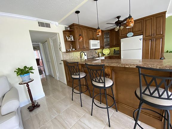 4th image of 203 Wellington Cir #A-2030