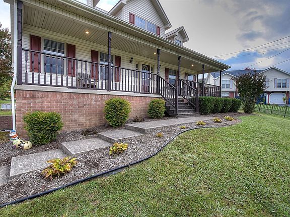 4th image of 307 Persimmon Ln