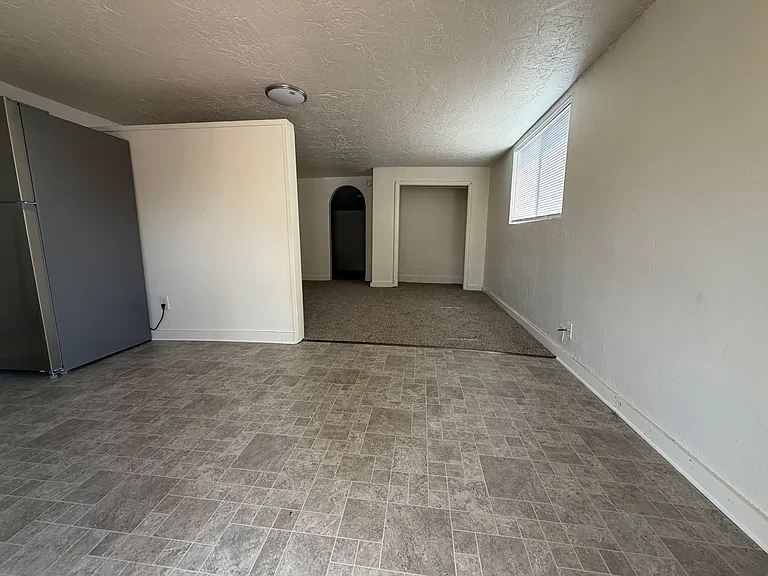 653 SE Parrott St — Photo 2