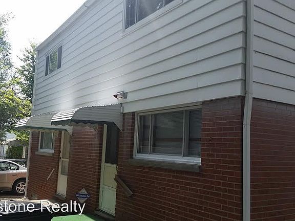 3rd image of 24960 Treadwell Ave