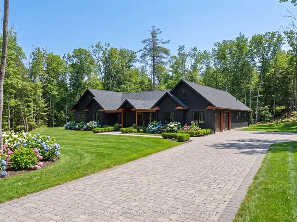 1017 Davis Dr, Gravenhurst, ON P0E 1N0