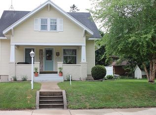 118 W Cherry Ave, Zeeland, MI 49464