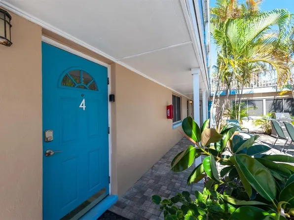90 144TH AVENUE #4, MADEIRA BEACH, FL 33708