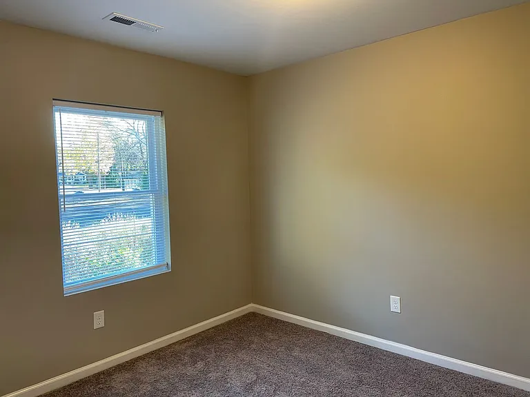 2335 Carmine St — Photo 19