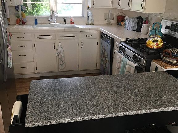2nd image of 1805 La Mesa Dr