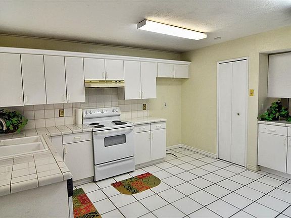 5th image of 3935 Branch Hollow Dr