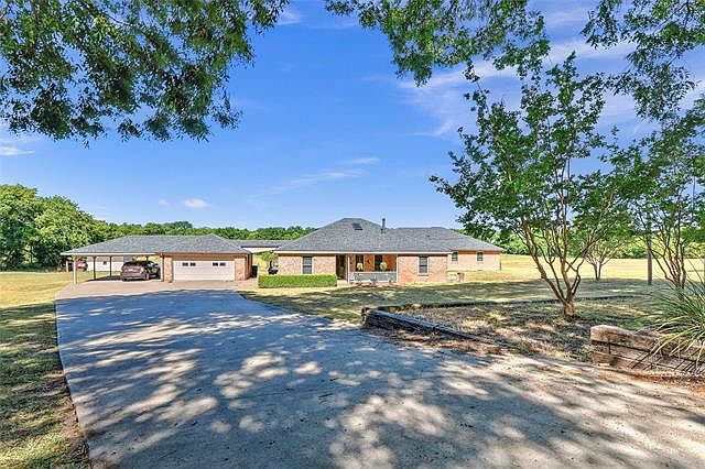 1st image of 577 Darwin Rd