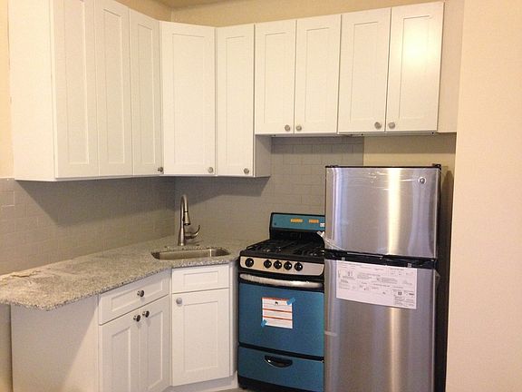 4th image of 415 E 16th St APT B5
