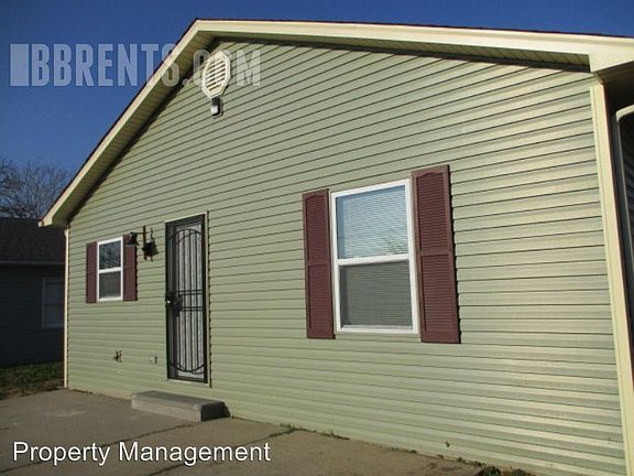 2nd image of 1324 Woodlawn Ave