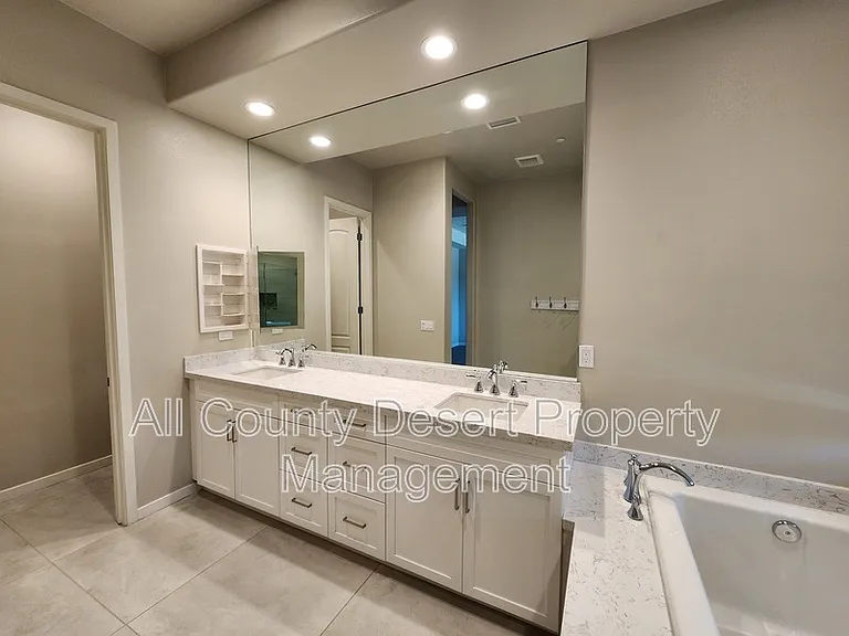 78987 Yorkville Ln — Photo 21