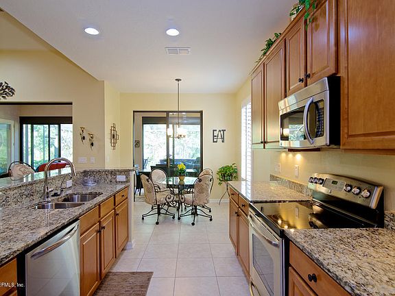 5th image of 80 Pebble Lake Ln