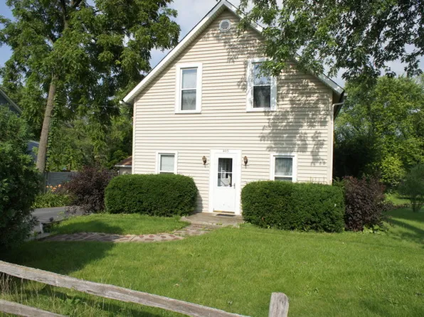 405 Offutt Ln, North Aurora, IL 60542