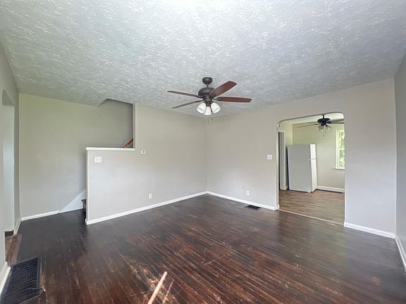 3rd image of 2408 S Dixie Dr #2408