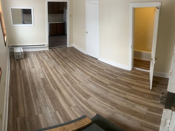 4th image of 5287 N Main St #5