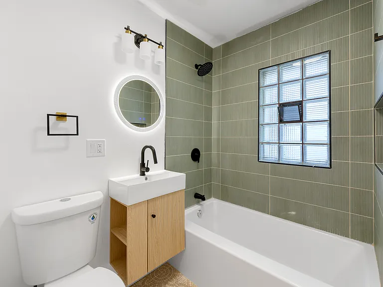 10205 S Yale Ave — Photo 6