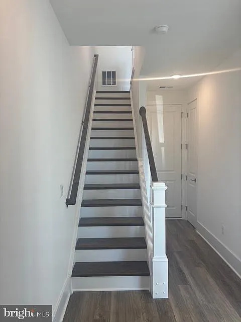 3 bed, 3.5 bath, 1665 sqft, $2,695 — Photo 4