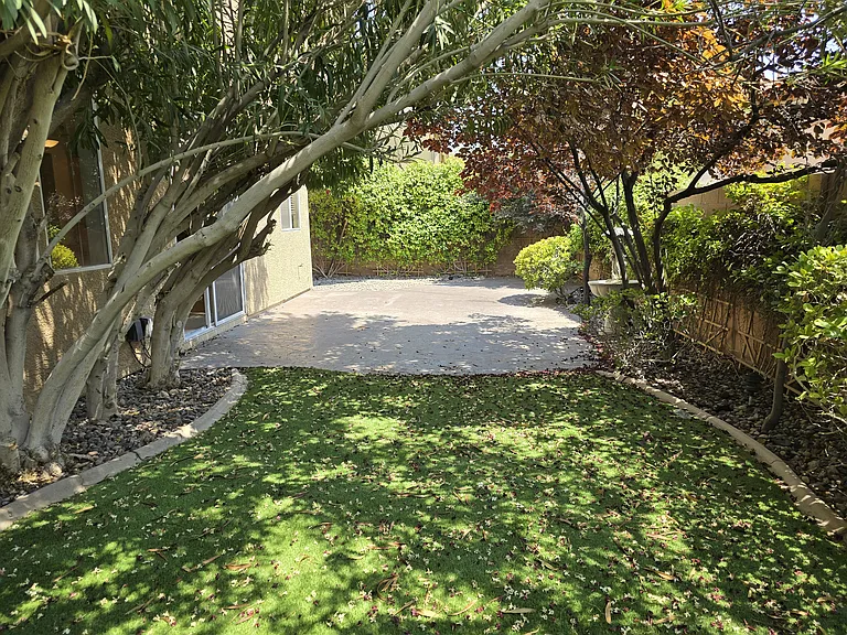 550 Artola St — Photo 7