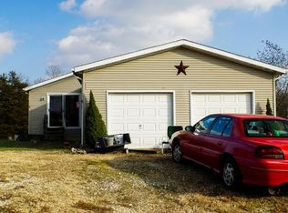 7477 Acheson Rd, Rushville, IL 62681