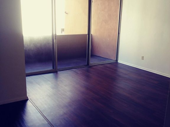 3rd image of 629 E Queen St APT 6