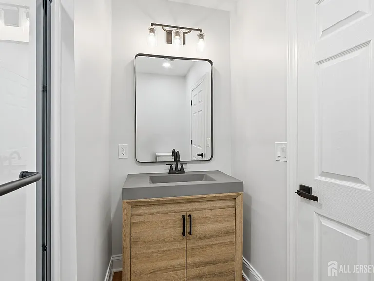 115 Remsen Ave — Photo 35