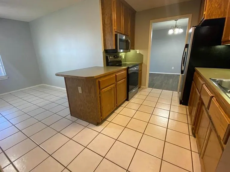 405 Rena Rd — Photo 7
