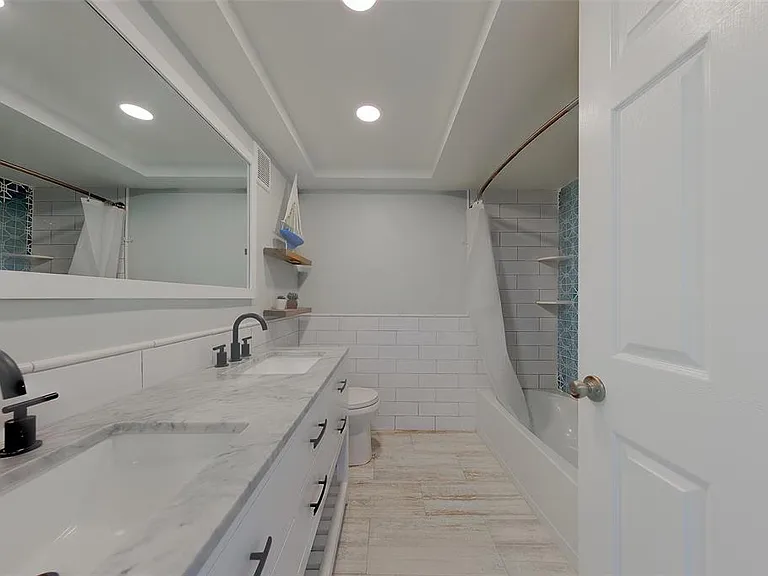 10215 Regal Dr #4 — Photo 31