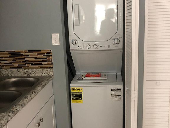 4th image of 2745 S Sawyer Ave #2