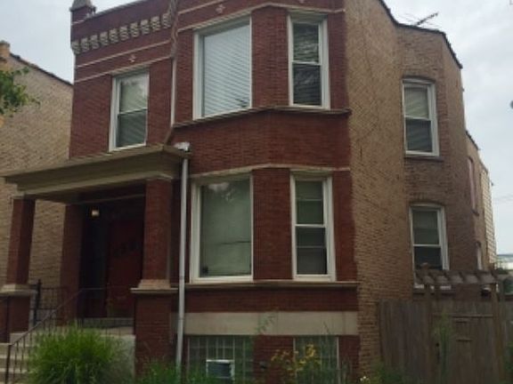 3rd image of 4250 W Wrightwood Ave