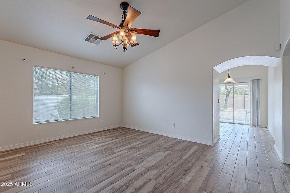 1st image of 1344 W Roosevelt Ave