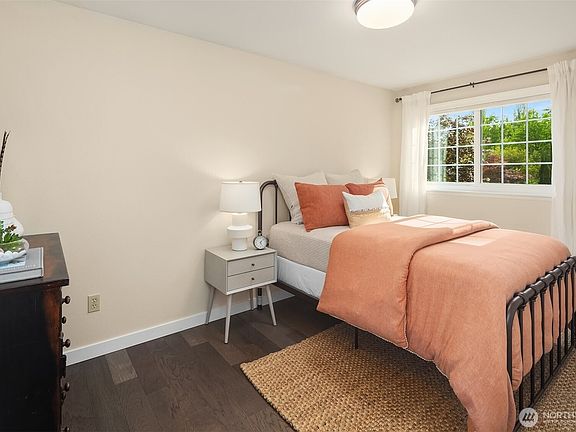 5th image of 9618 76th Ave NE