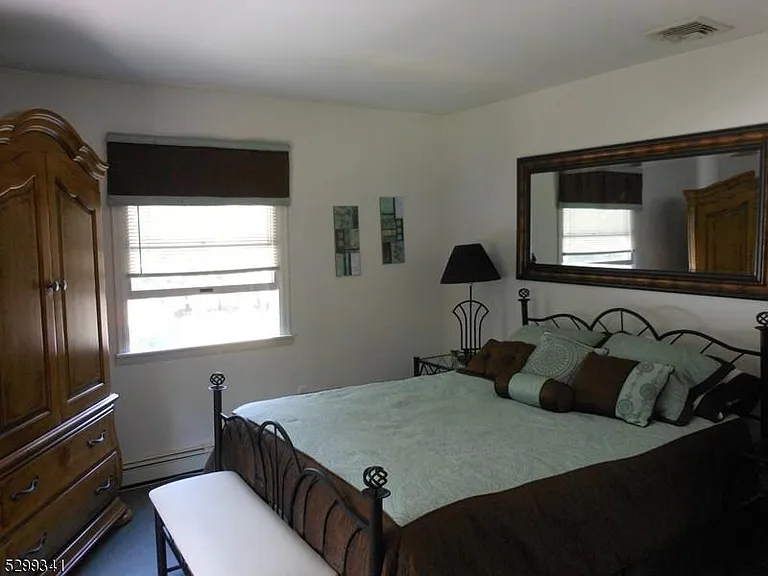206 Ryerson Rd — Photo 12