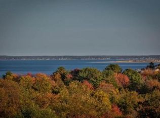 75 Skytop Rd, Ipswich, MA 01938