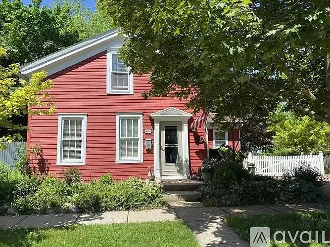 324 Sage St — Photo 1